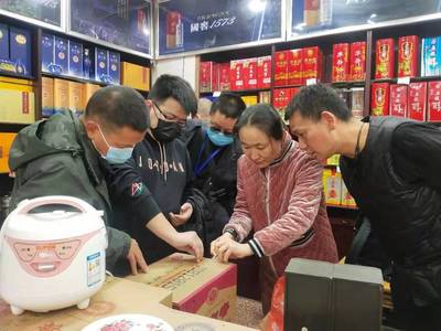 米易縣市場監(jiān)督管理局聯(lián)合打擊侵權假冒專項行動，規(guī)范代理代辦市場秩序