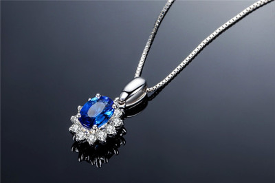 佐卡伊珠寶 白18K金0.7克拉藍寶石定制鉆石項鏈的藝術魅力